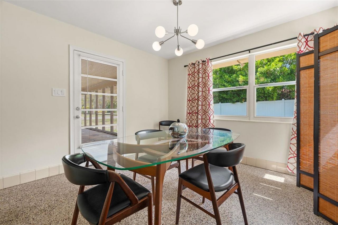 7549 Westmoreland Drive, Sarasota, FL 34243 Photo