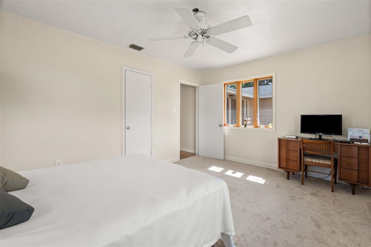 7549 Westmoreland Drive, Sarasota, FL 34243 Photo