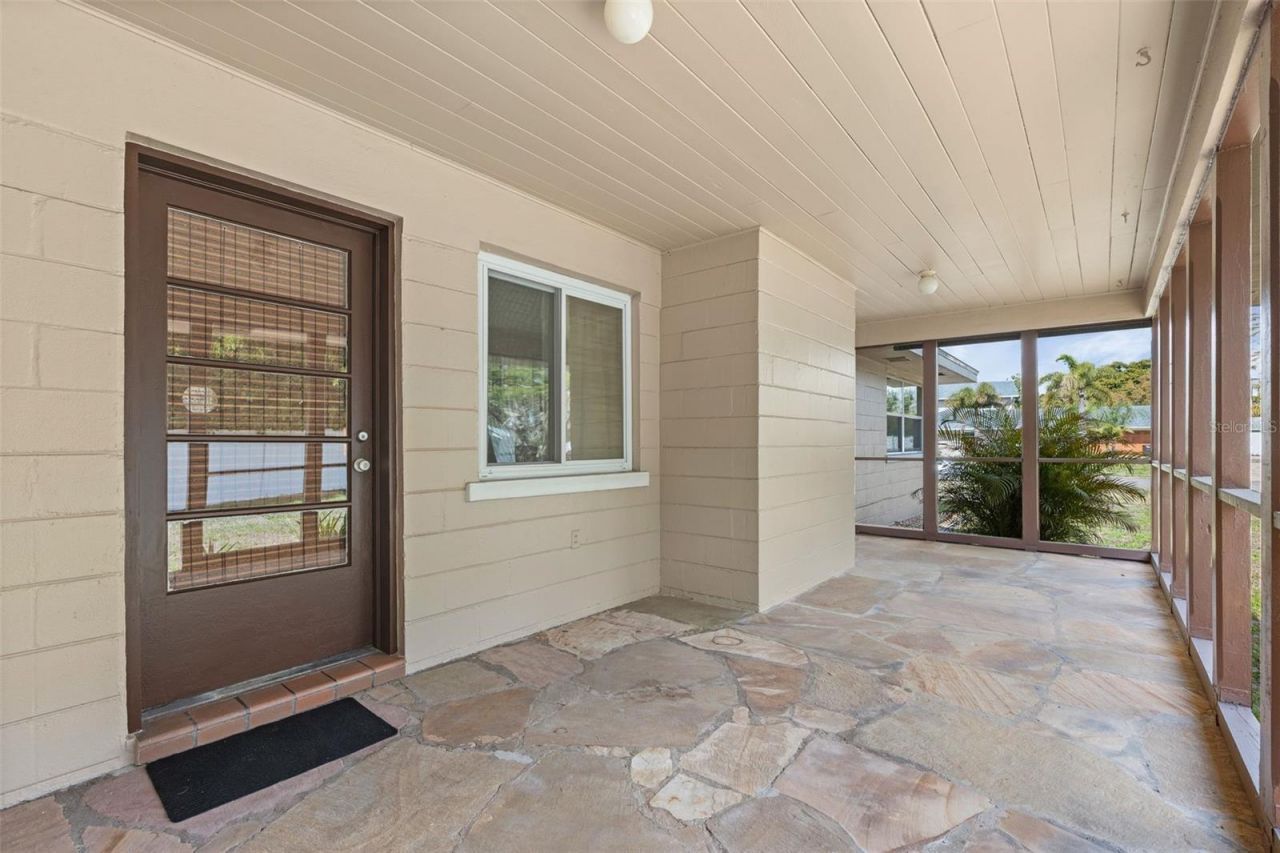 7549 Westmoreland Drive, Sarasota, FL 34243 Photo