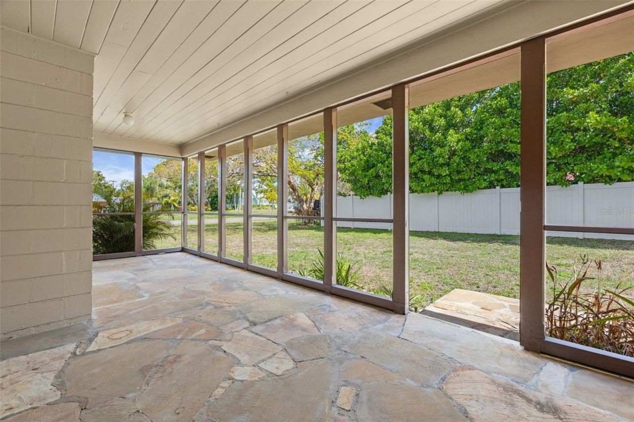 7549 Westmoreland Drive, Sarasota, FL 34243 Photo