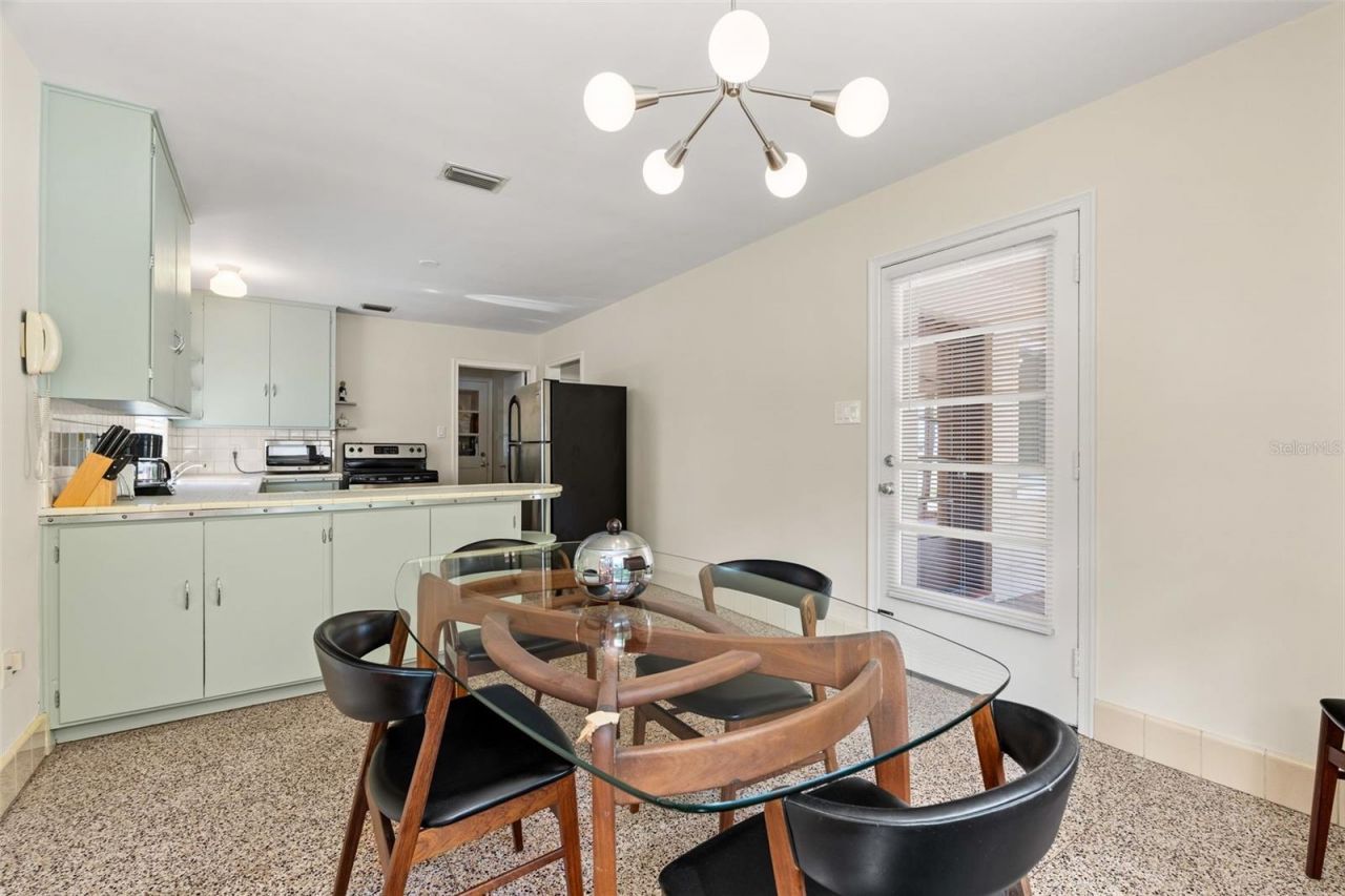 7549 Westmoreland Drive, Sarasota, FL 34243 Photo