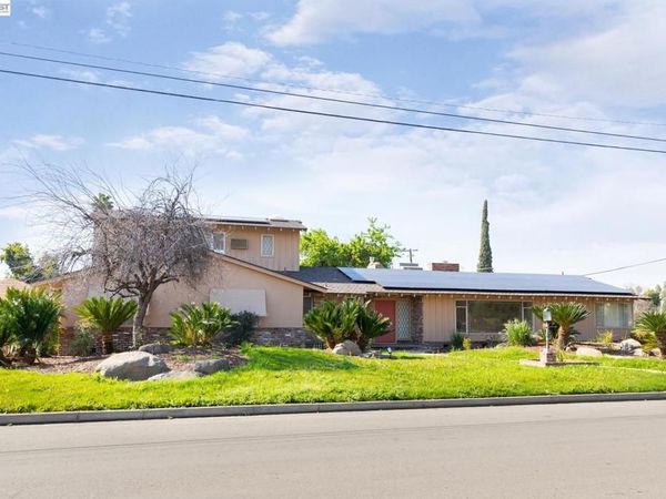 805 805 Lyon Ave, Sanger, CA 93657