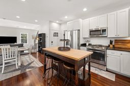 231 Watson Way photo 4