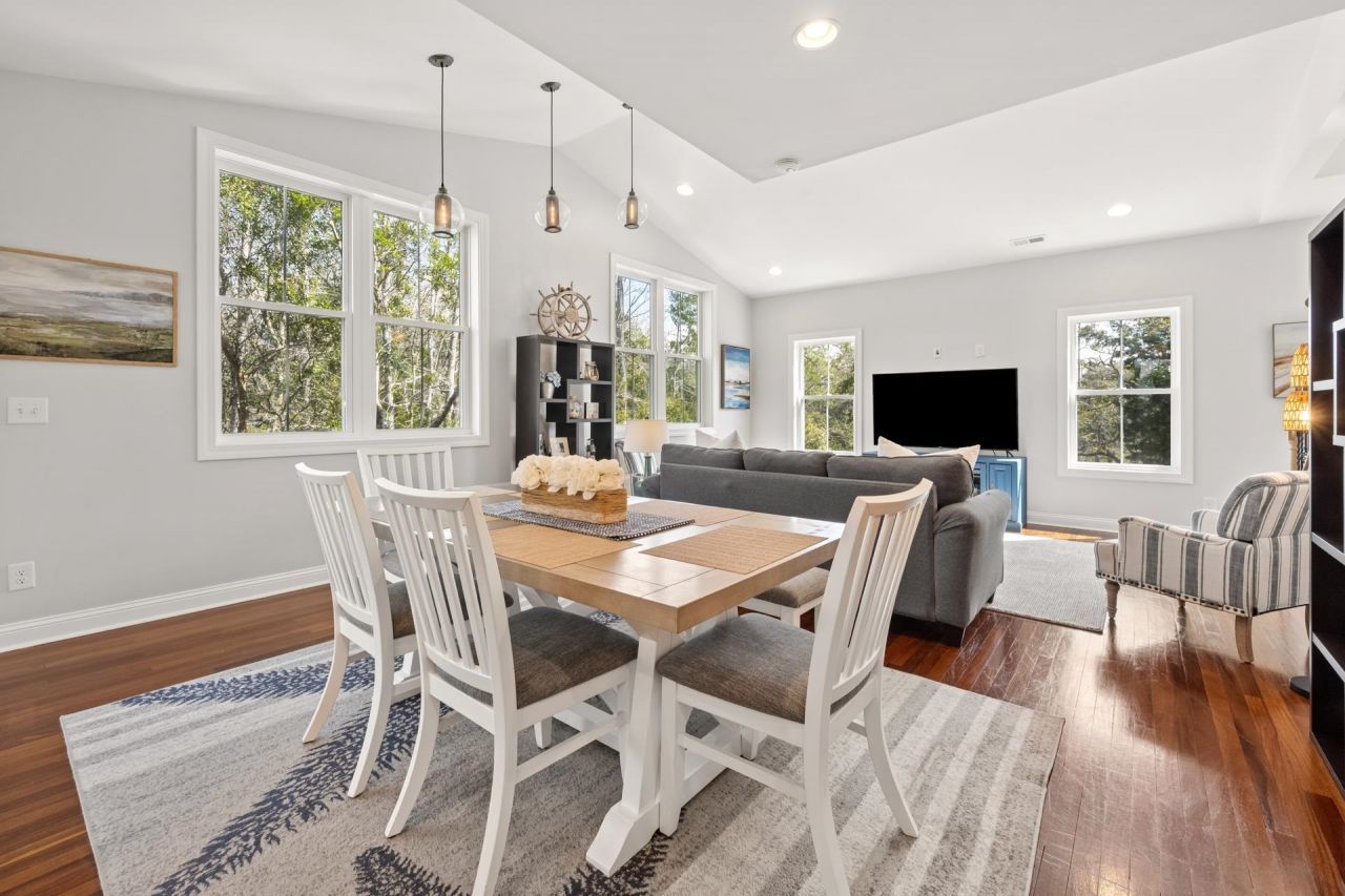 231 Watson Way Photo 6