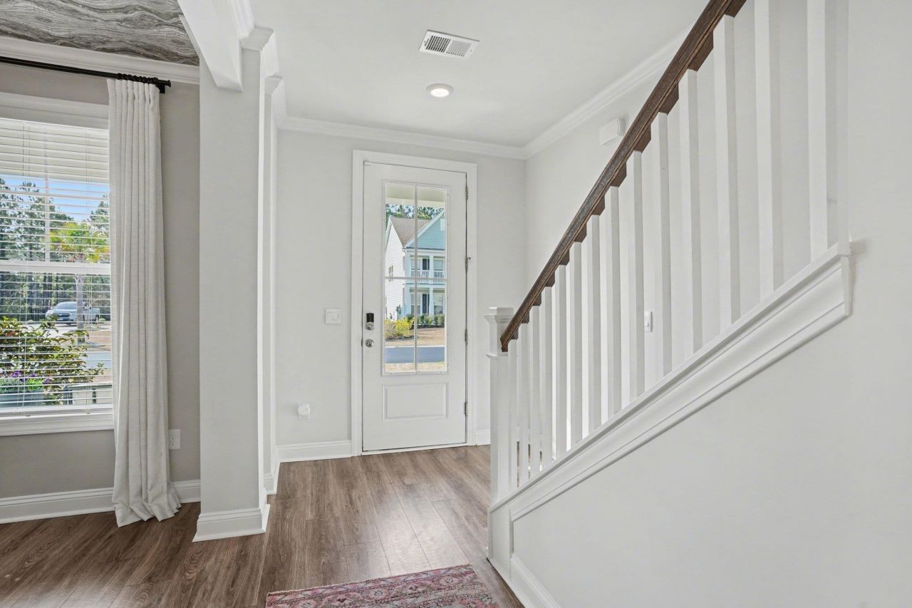 1529 Silver Grass Ct. Photo 4