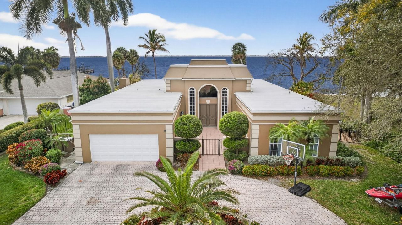 19 George Town, Fort Myers, FL 33919 Photo