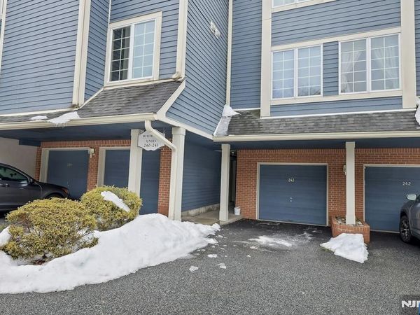 243 Cambridge Drive, RAMSEY, NJ 07446