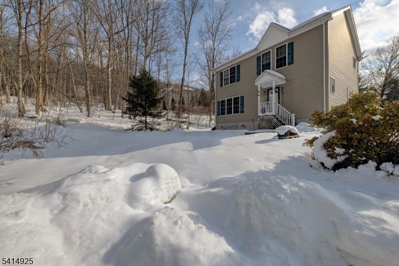 6 Hudson Ave, Jefferson, NJ 07438 Main Photo