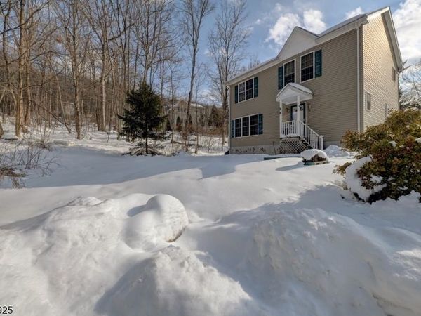 6 Hudson Ave, Jefferson, NJ 07438