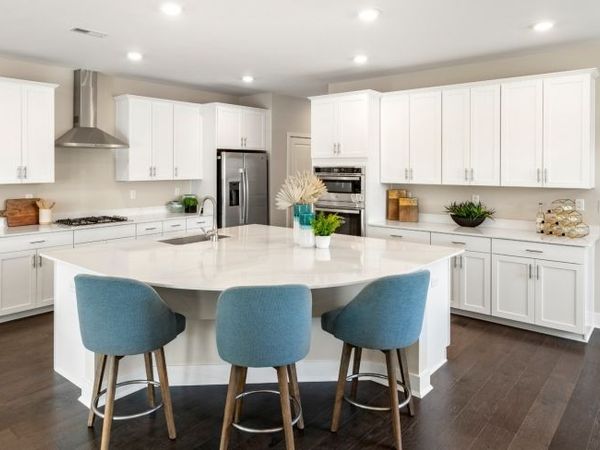 20 Eastwood Ter, East Hanover, NJ 07936