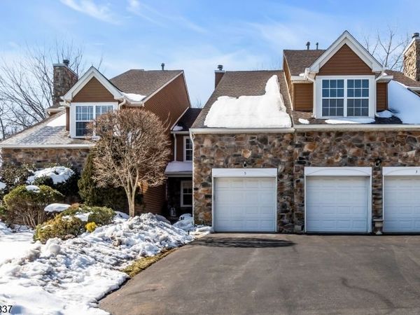 5 Hunter Rd, North Haledon, NJ 07508