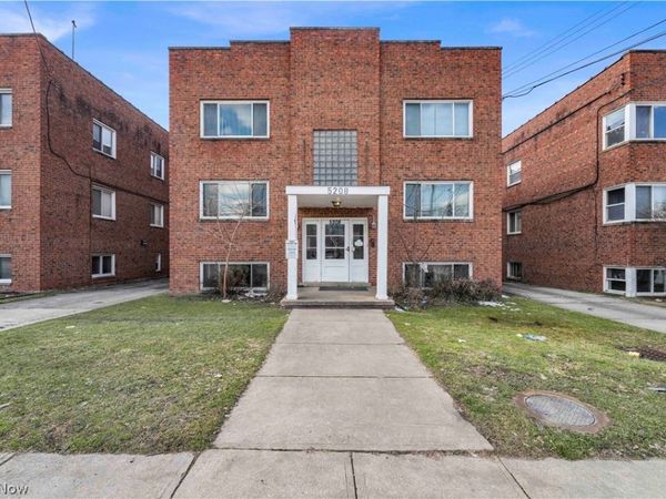5208 Lee Road , Unit 3, Maple Heights, OH 44137