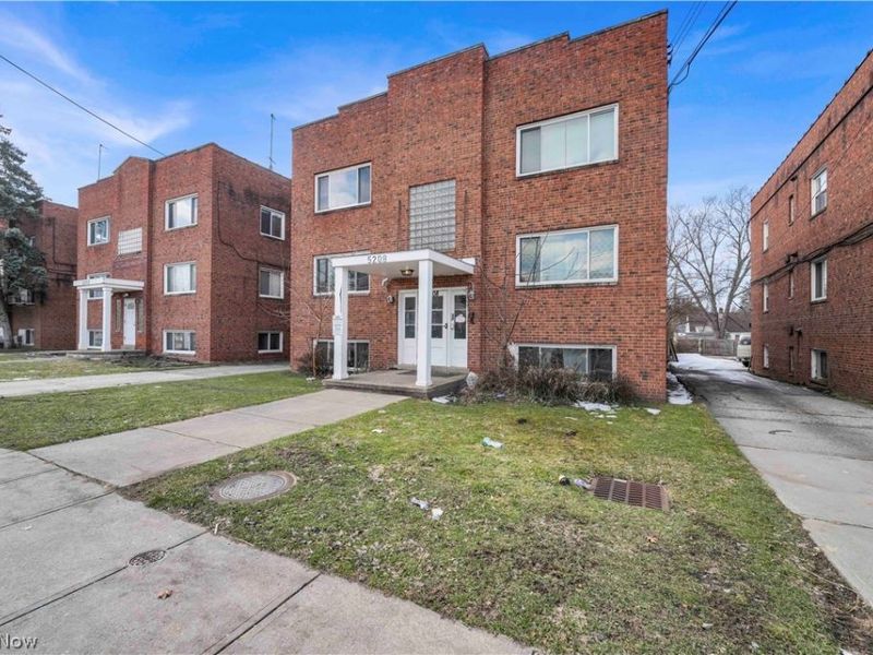 5208 Lee Road , Unit 3, Maple Heights, OH 44137 Photo 3