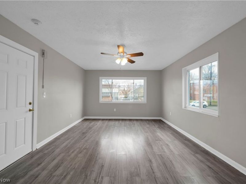 5208 Lee Road , Unit 3, Maple Heights, OH 44137 Photo 5