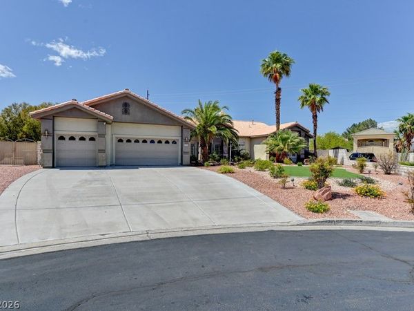 7540 Crystal Cave Drive , Las Vegas, NV 89117