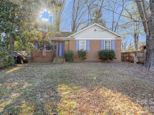 835 Ranch Road, Charlotte, NC 28208