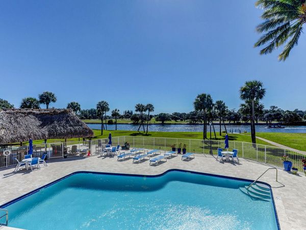 336 Golfview Road, Unit 207, North Palm Beach, FL 33408