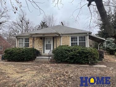 4240 G Street , Lincoln, NE 68510