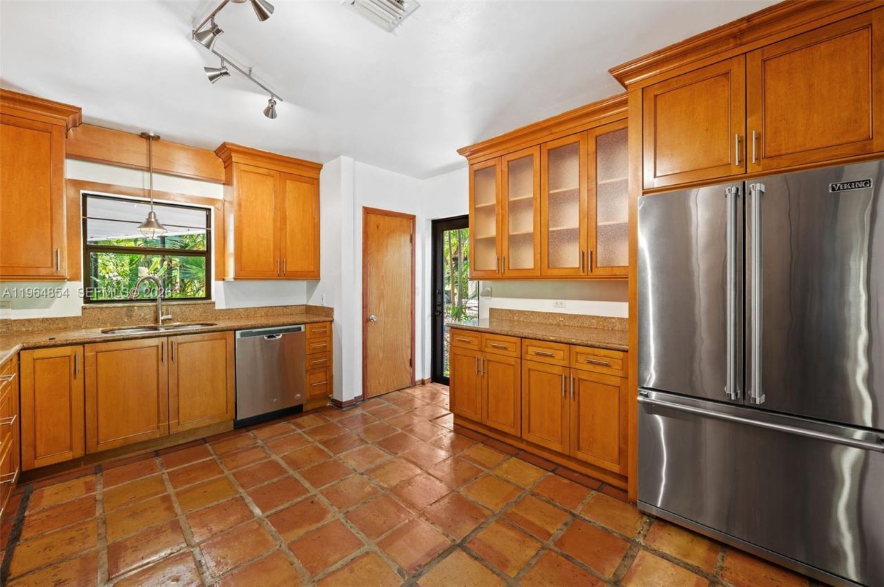 1745 NE 137th Ter , North Miami, FL 33181 Photo