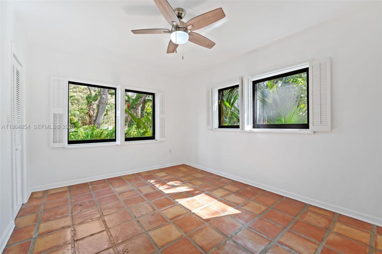 1745 NE 137th Ter , North Miami, FL 33181 Photo