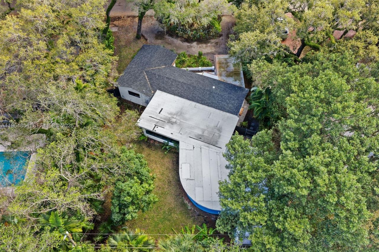 1745 NE 137th Ter, North Miami, FL 33181 Photo