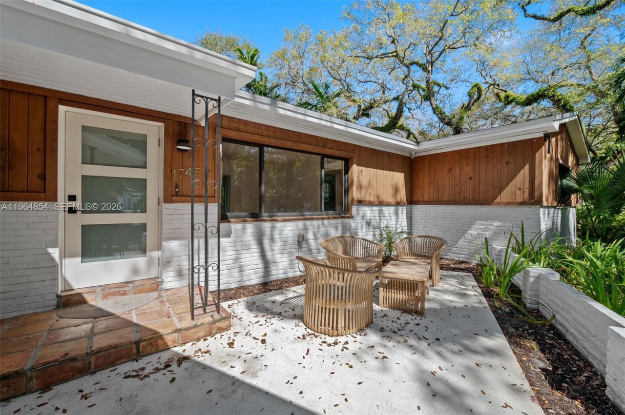 1745 NE 137th Ter , North Miami, FL 33181 Photo