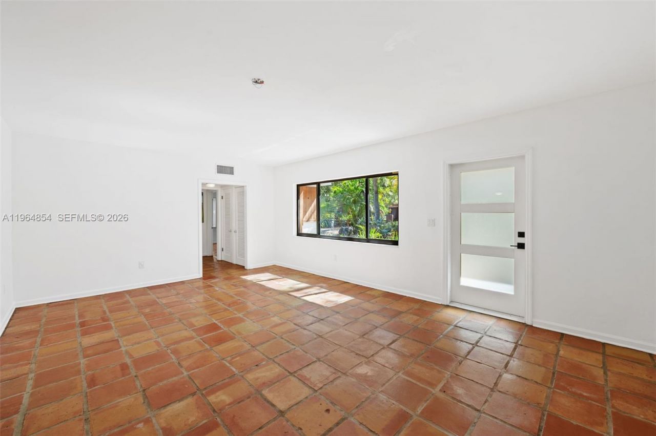 1745 NE 137th Ter , North Miami, FL 33181 Photo