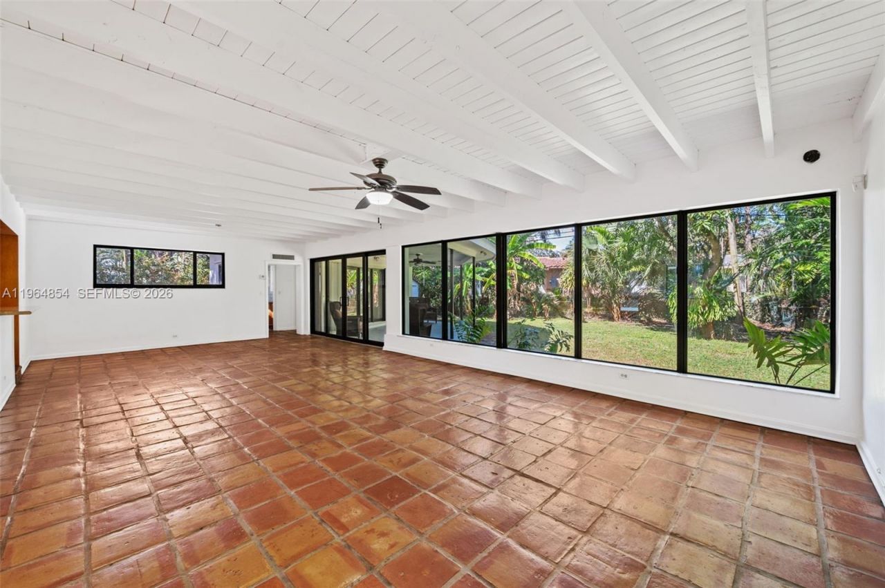 1745 NE 137th Ter, North Miami, FL 33181 Photo