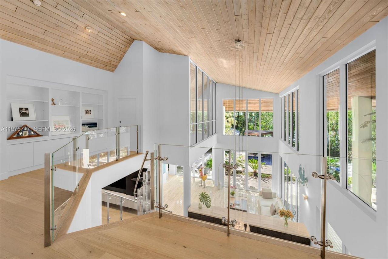 7150 W Lago Dr, Coral Gables, FL 33143 Photo