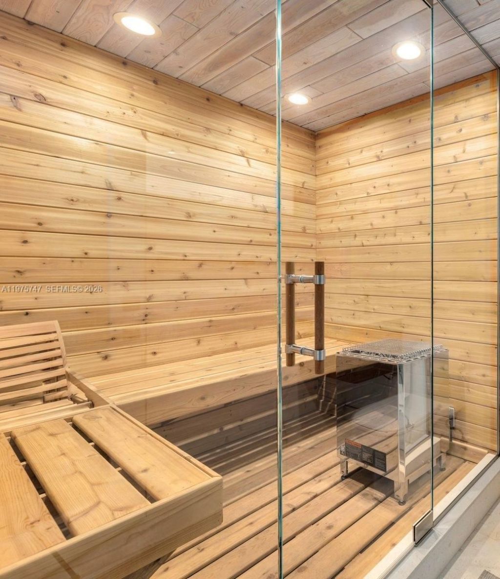 7150 W Lago Dr, Coral Gables, FL 33143 Photo