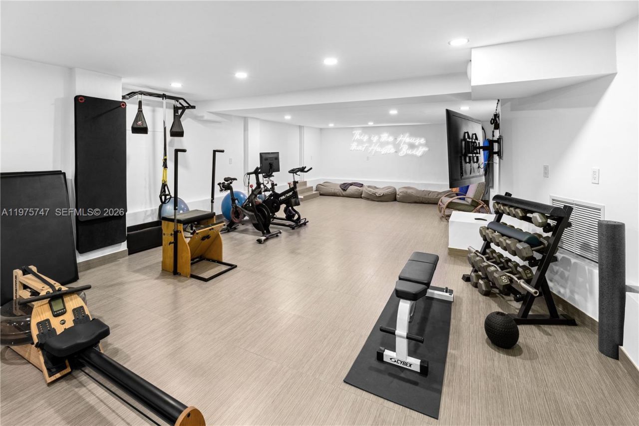 7150 W Lago Dr , Coral Gables, FL 33143 Photo