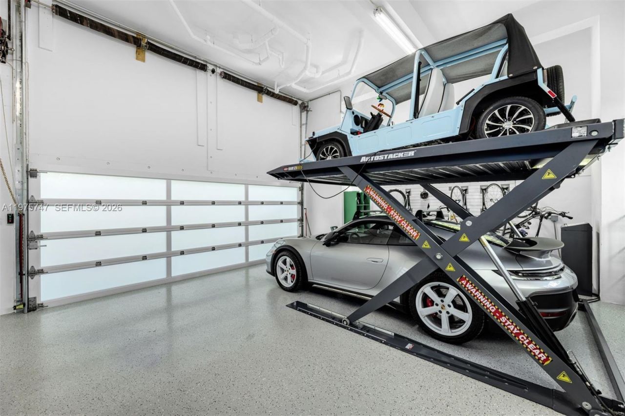 7150 W Lago Dr, Coral Gables, FL 33143 Photo