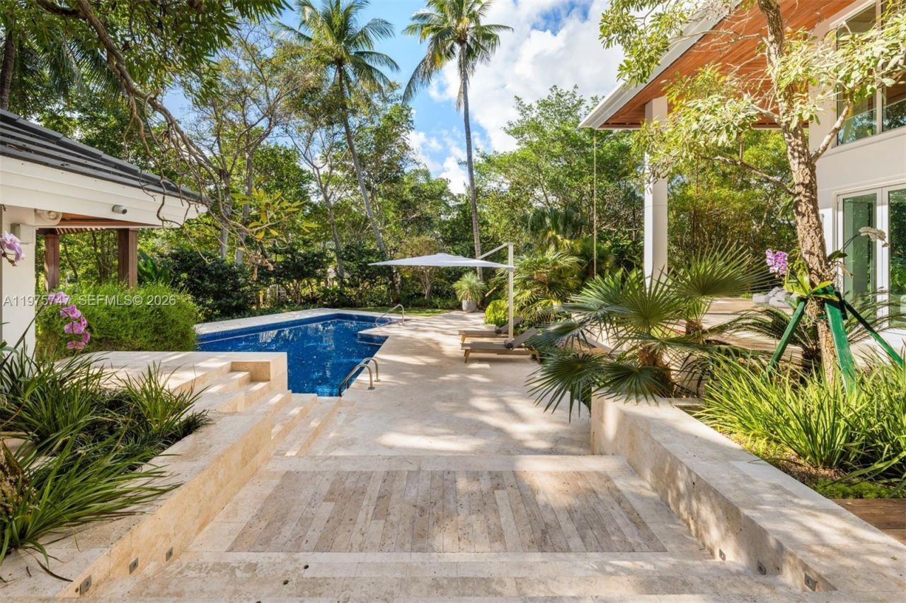 7150 W Lago Dr , Coral Gables, FL 33143 Photo