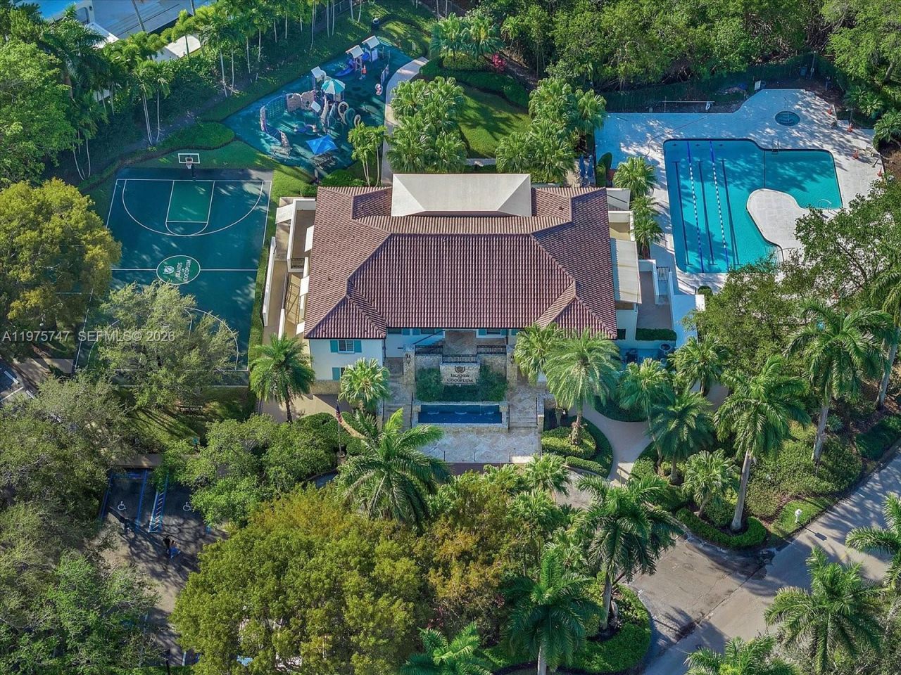 7150 W Lago Dr, Coral Gables, FL 33143 Photo