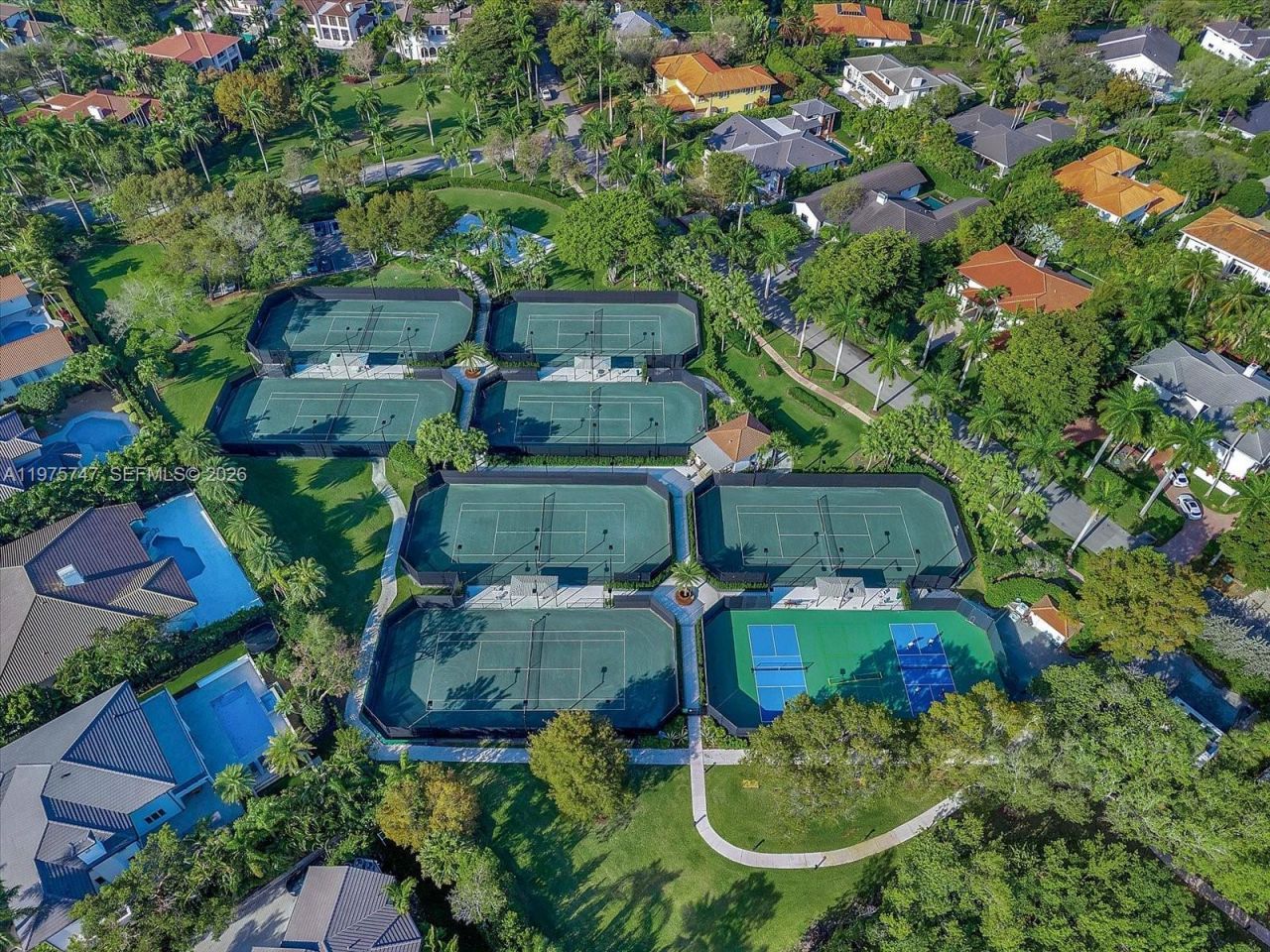 7150 W Lago Dr, Coral Gables, FL 33143 Photo