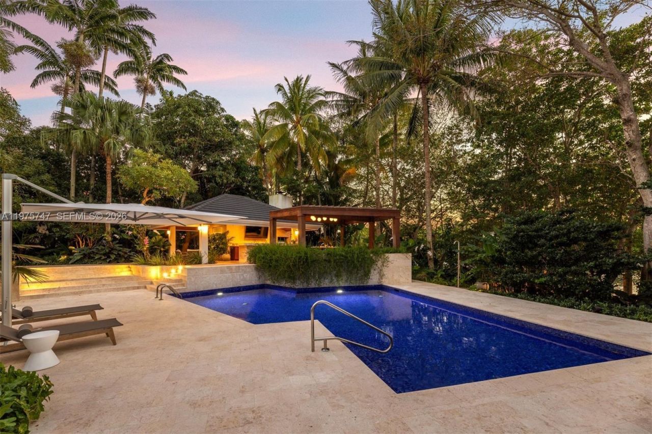 7150 W Lago Dr, Coral Gables, FL 33143 Photo