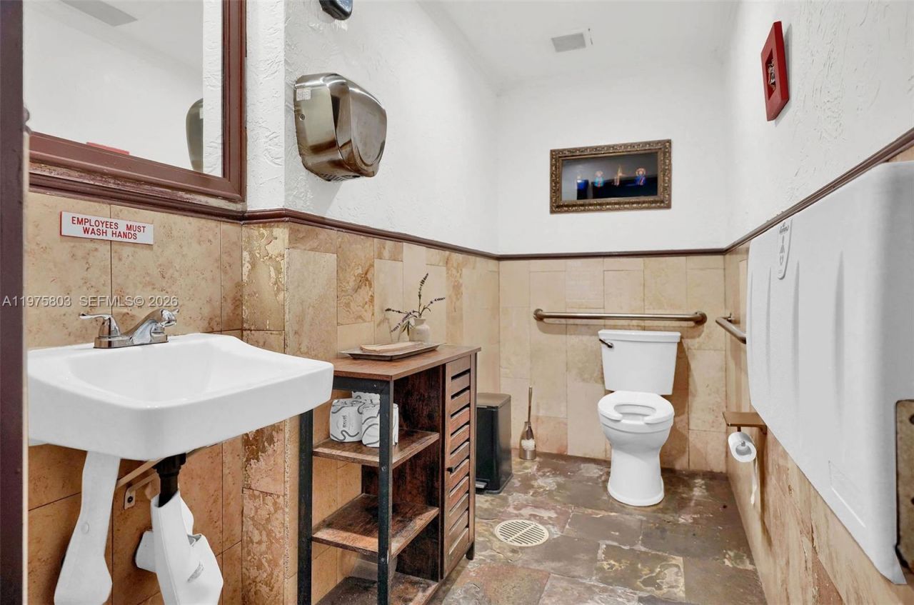 1930 Ponce De Leon Blvd , Unit 1930, Coral Gables, FL 33134 Photo