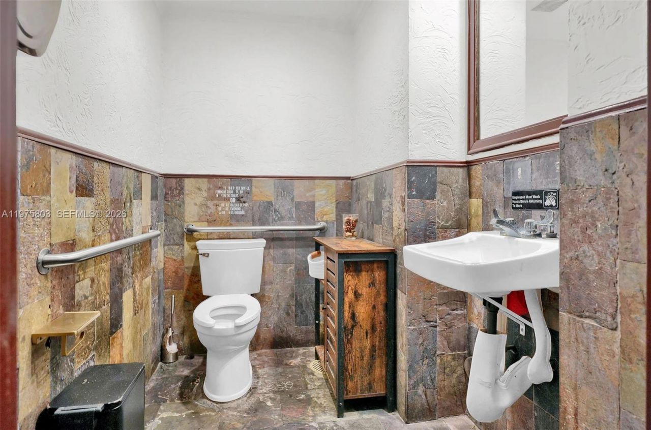 1930 Ponce De Leon Blvd , Unit 1930, Coral Gables, FL 33134 Photo