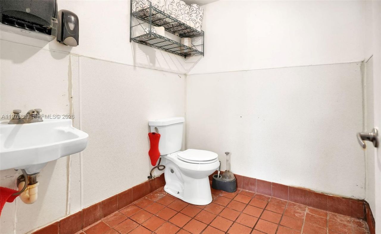 1930 Ponce De Leon Blvd , Unit 1930, Coral Gables, FL 33134 Photo