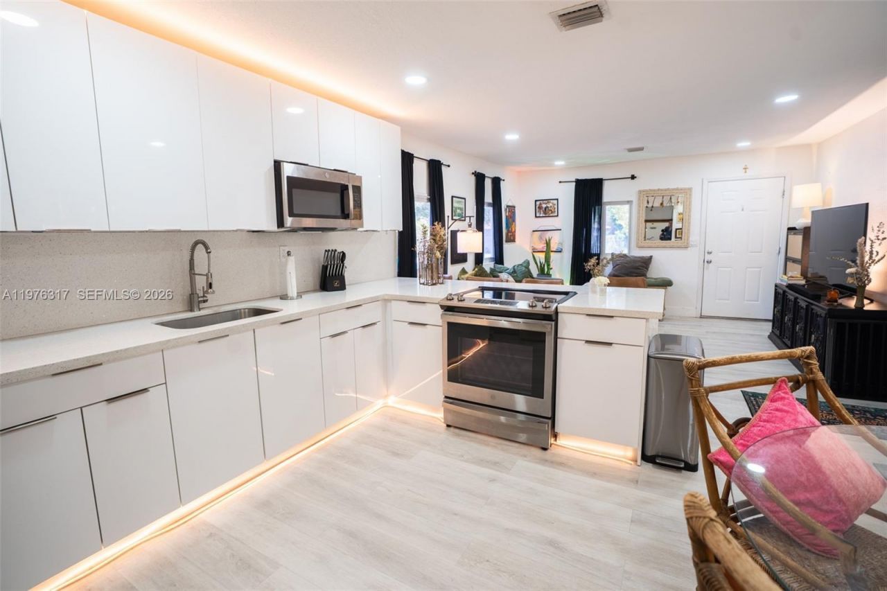 8012 NW 10th Ct , Miami, FL 33150 Photo