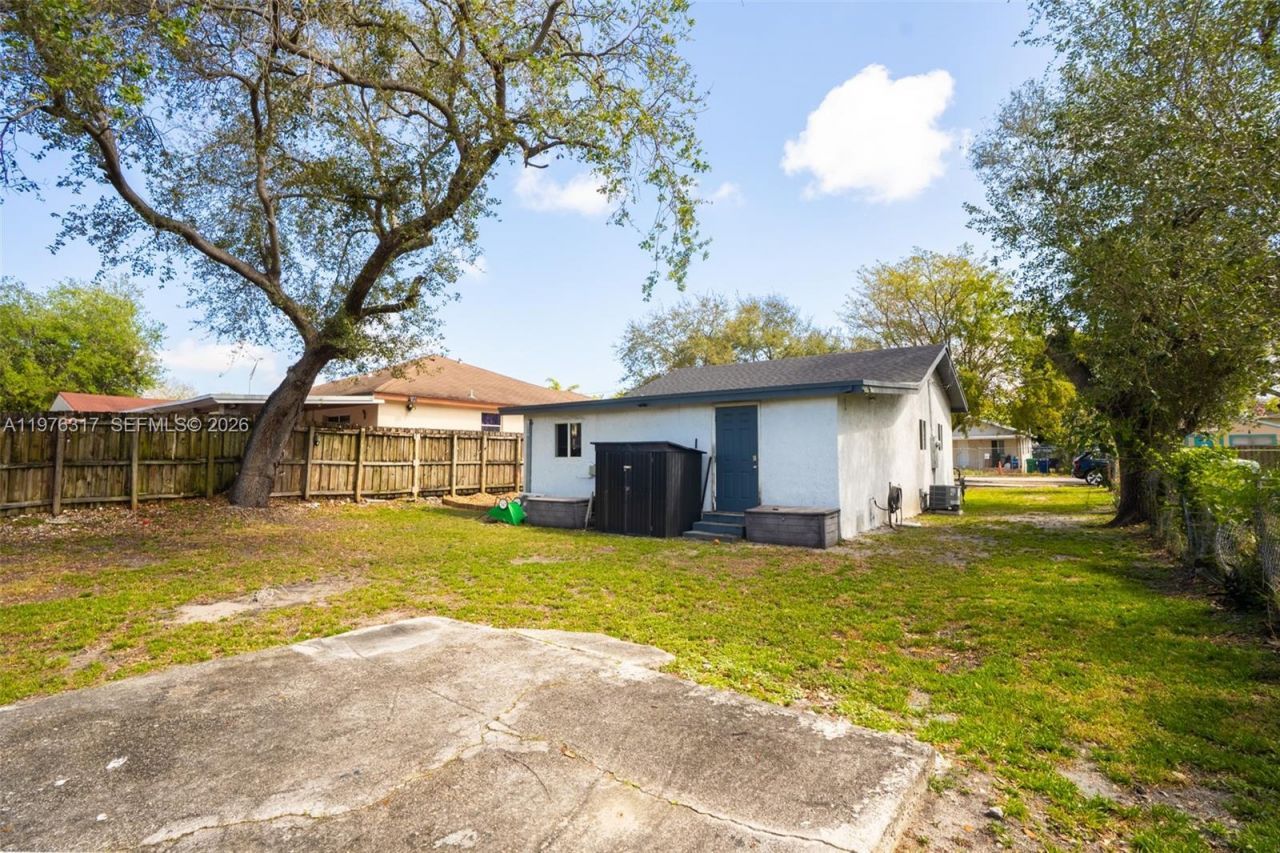 8012 NW 10th Ct , Miami, FL 33150 Photo