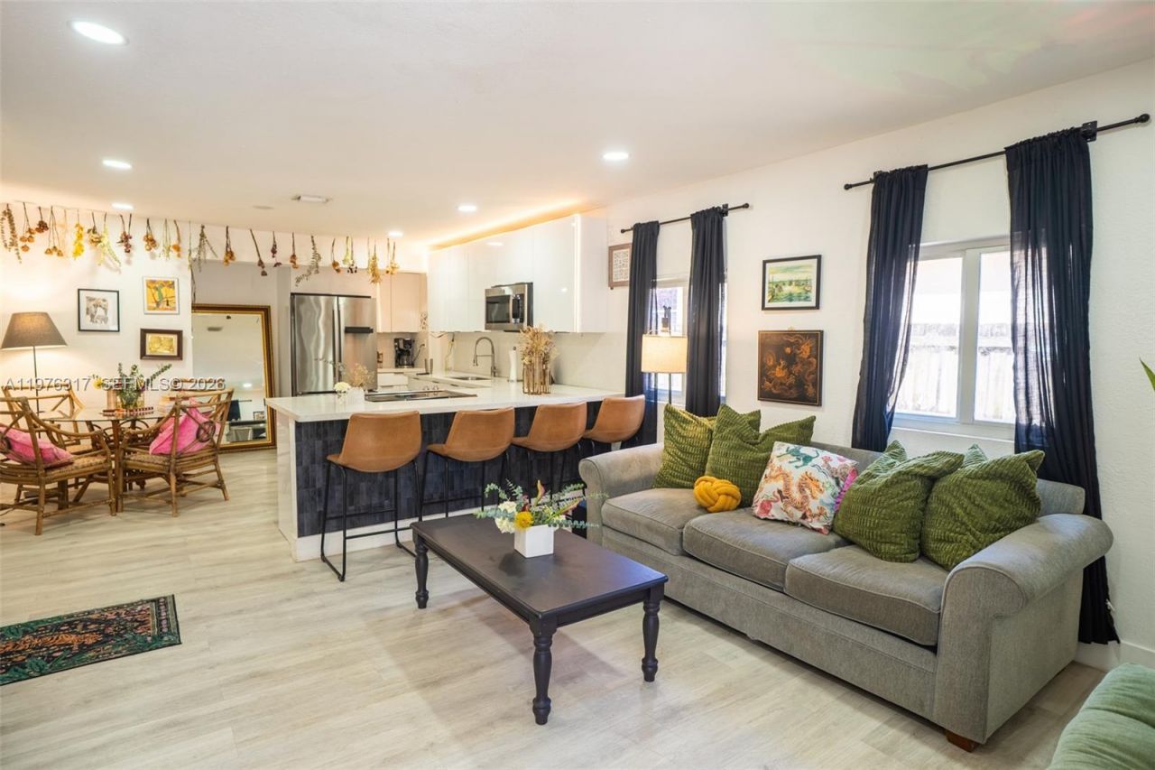 8012 NW 10th Ct , Miami, FL 33150 Photo