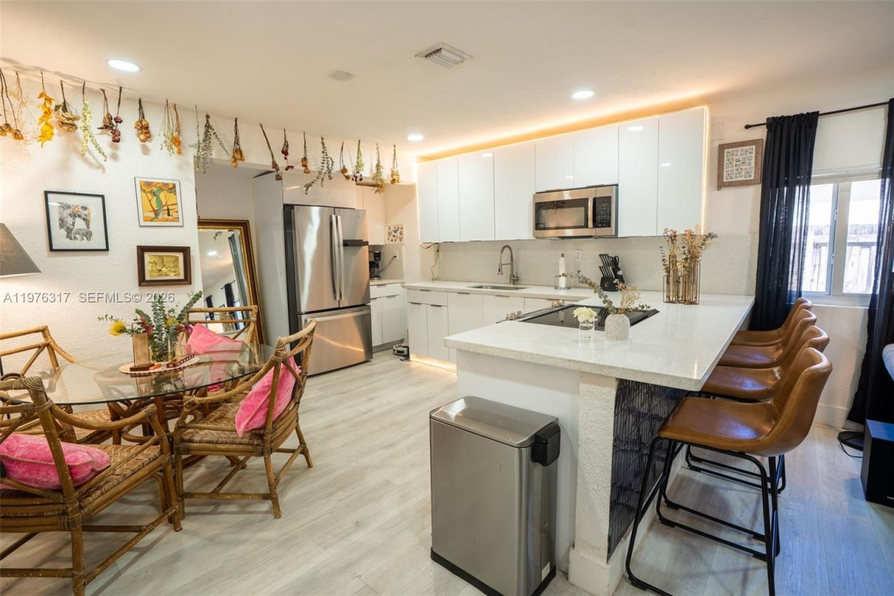 8012 NW 10th Ct , Miami, FL 33150 Photo