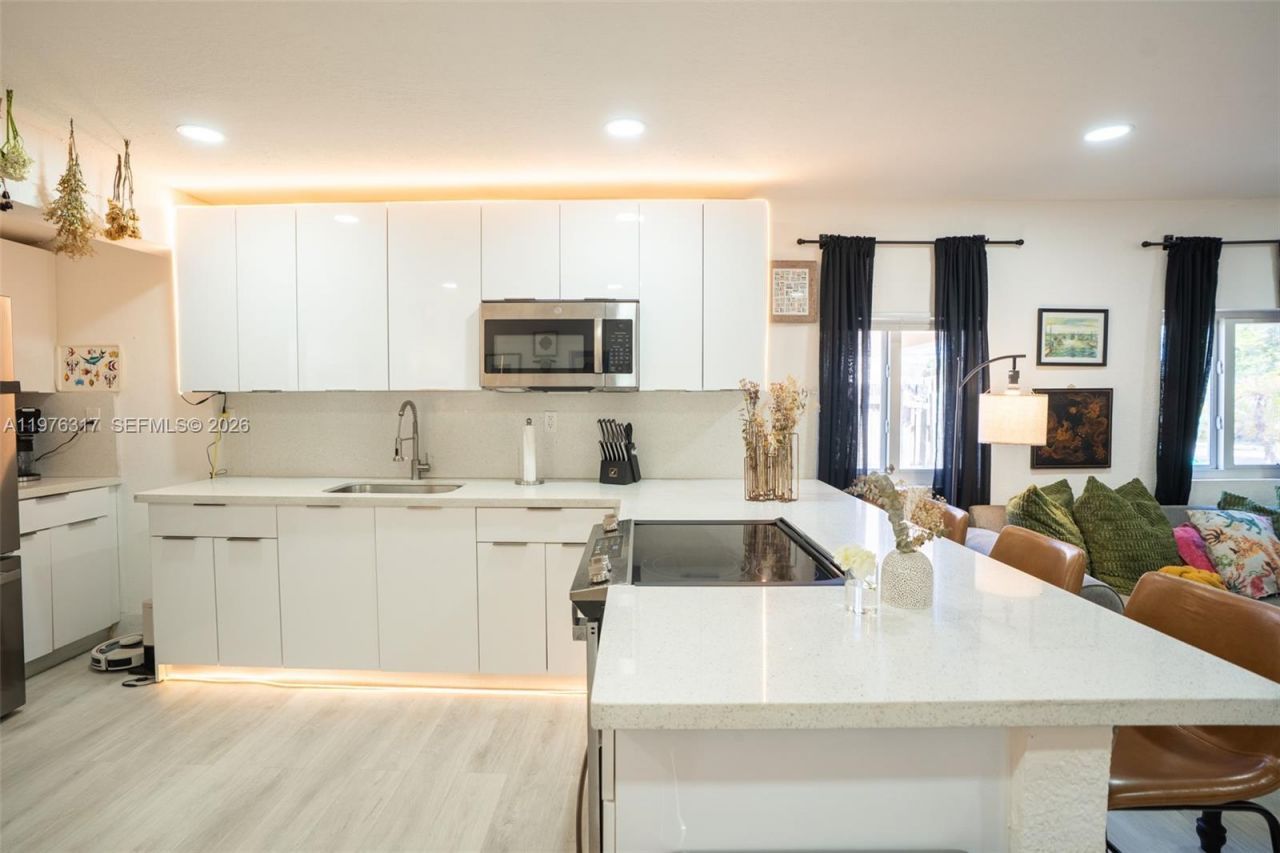 8012 NW 10th Ct , Miami, FL 33150 Photo