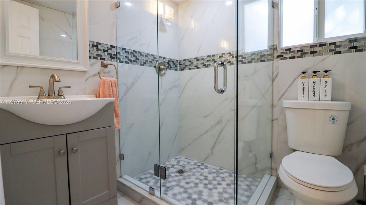 330 NW 82nd Ter , Unit A, Miami, FL 33150 Photo