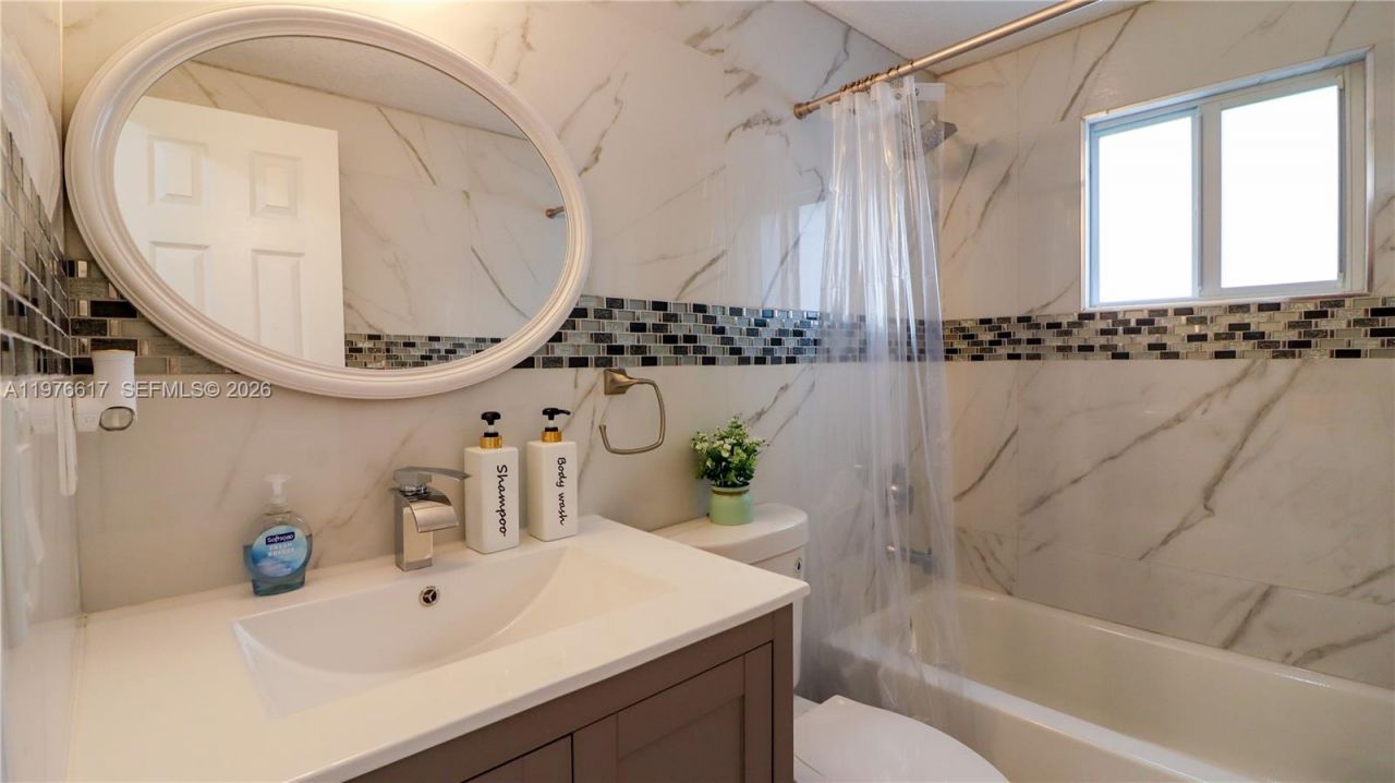 330 NW 82nd Ter , Unit A, Miami, FL 33150 Photo