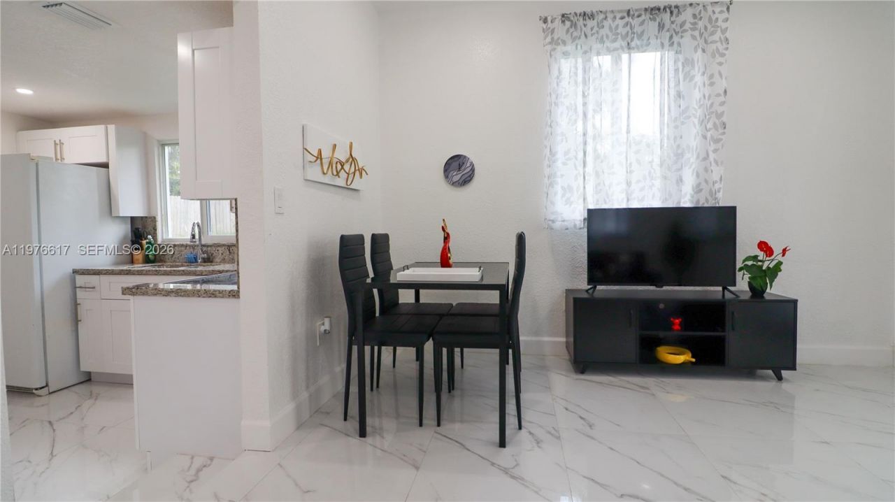 330 NW 82nd Ter , Unit A, Miami, FL 33150 Photo