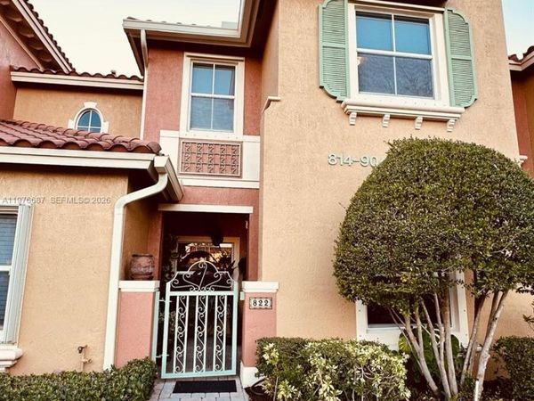 822 SW 143rd Ter, Unit 204, Pembroke Pines, FL 33027