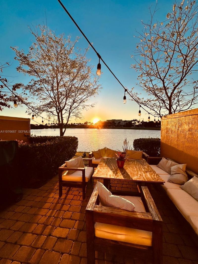 822 SW 143rd Ter, Unit 204, Pembroke Pines, FL 33027 Photo