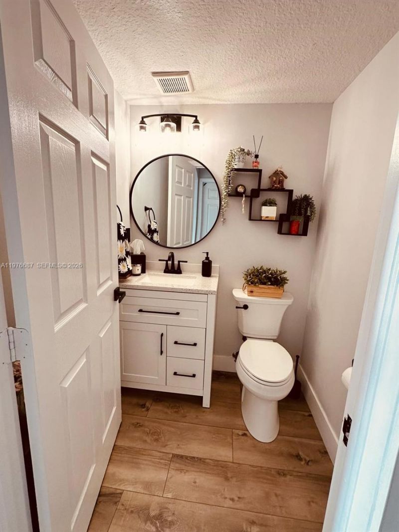 822 SW 143rd Ter, Unit 204, Pembroke Pines, FL 33027 Photo